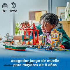 LEGO® City Puerto Marítimo con Buque de Mercancías 60422