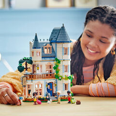 LEGO® Friends Hostal del Castillo 42638